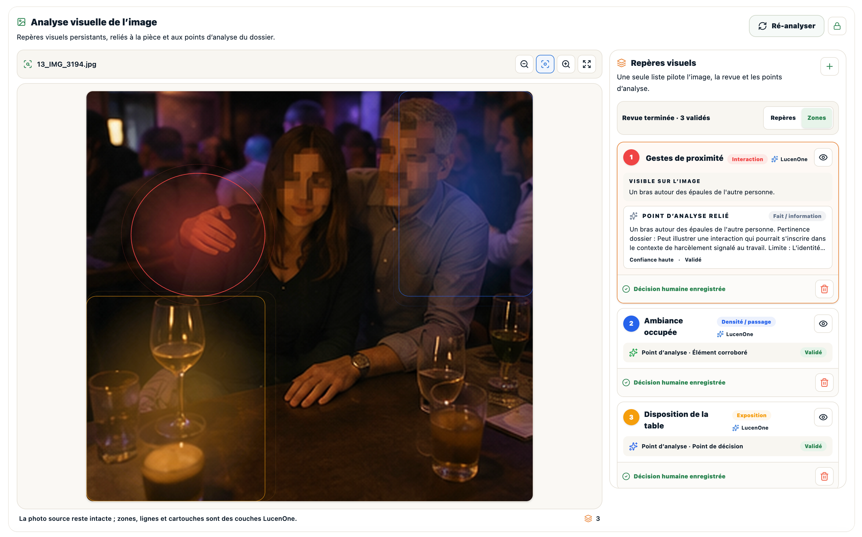 Écran LucenOne analysant une photographie de toiture et localisant trois repères visuels sur l’image